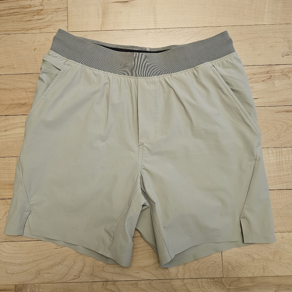 Ten Thousand Set Short Men's Lightweight Small Sage Green 6.5 Inseam Swim Gym